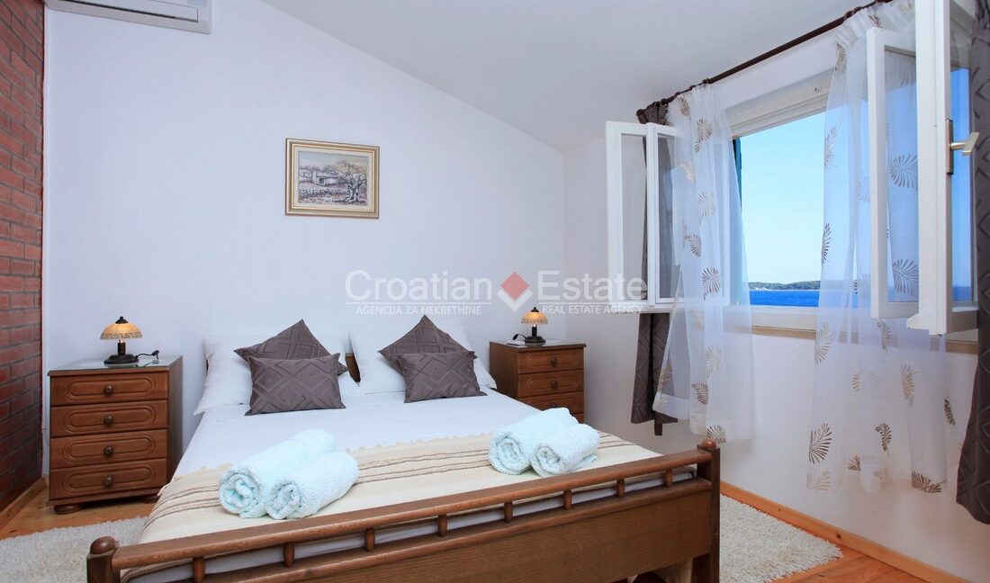 croatia-korcula-villa-seafront-pool-sale(111)