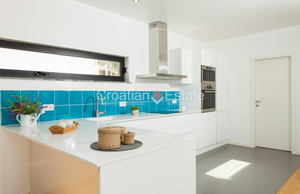 croatia-korcula-villa-seafront-pool-sale(112)