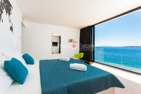croatia-korcula-villa-seafront-pool-sale(114)