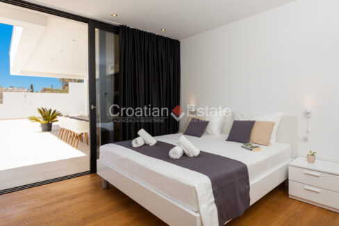 croatia-korcula-villa-seafront-pool-sale(115)