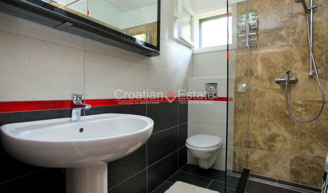 croatia-korcula-villa-seafront-pool-sale(115)