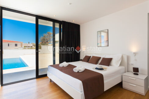 croatia-korcula-villa-seafront-pool-sale(116)