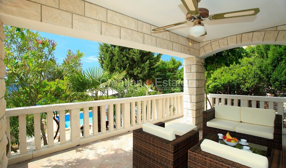 croatia-korcula-villa-seafront-pool-sale(117)
