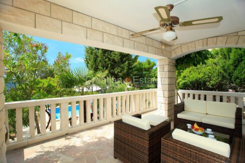 croatia-korcula-villa-seafront-pool-sale(117)