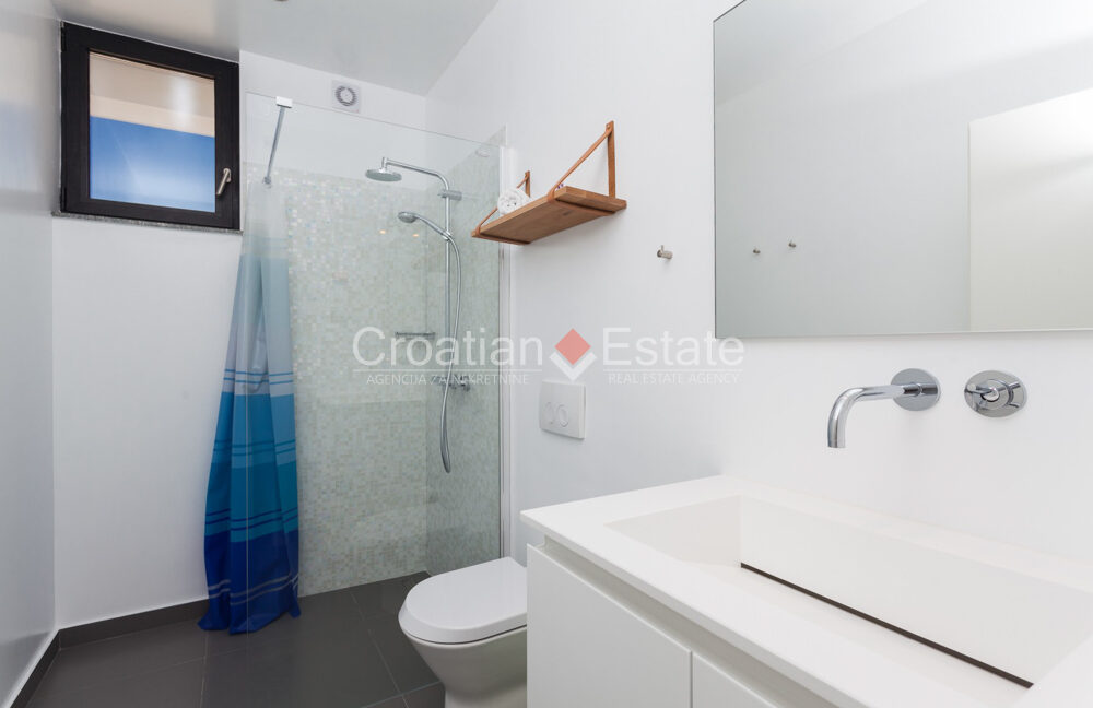 croatia-korcula-villa-seafront-pool-sale(118)