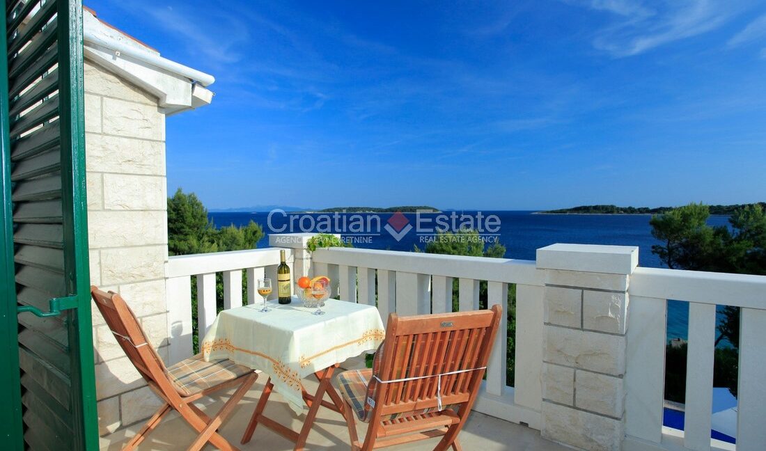 croatia-korcula-villa-seafront-pool-sale(118)
