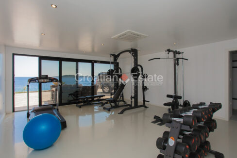 croatia-korcula-villa-seafront-pool-sale(119)