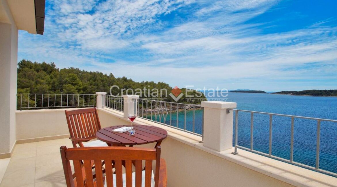 croatia-korcula-villa-seafront-sale(127)