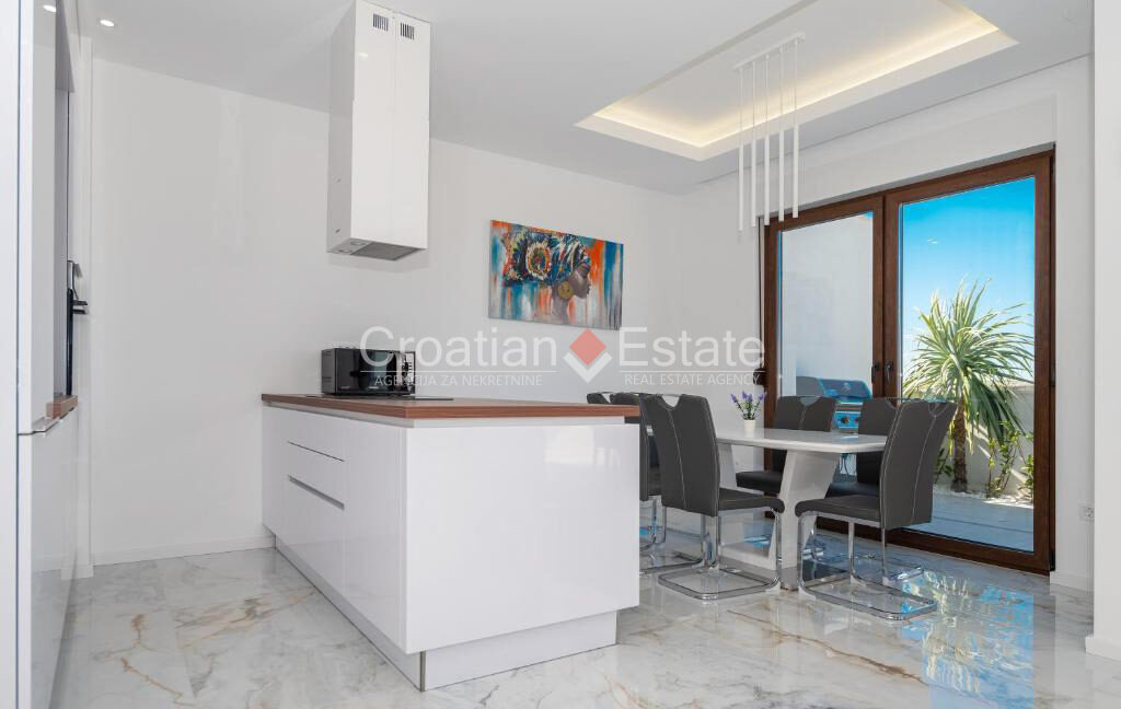 croatia-makarska-villa-pool-roof-terrace-sea-view-sale(113)