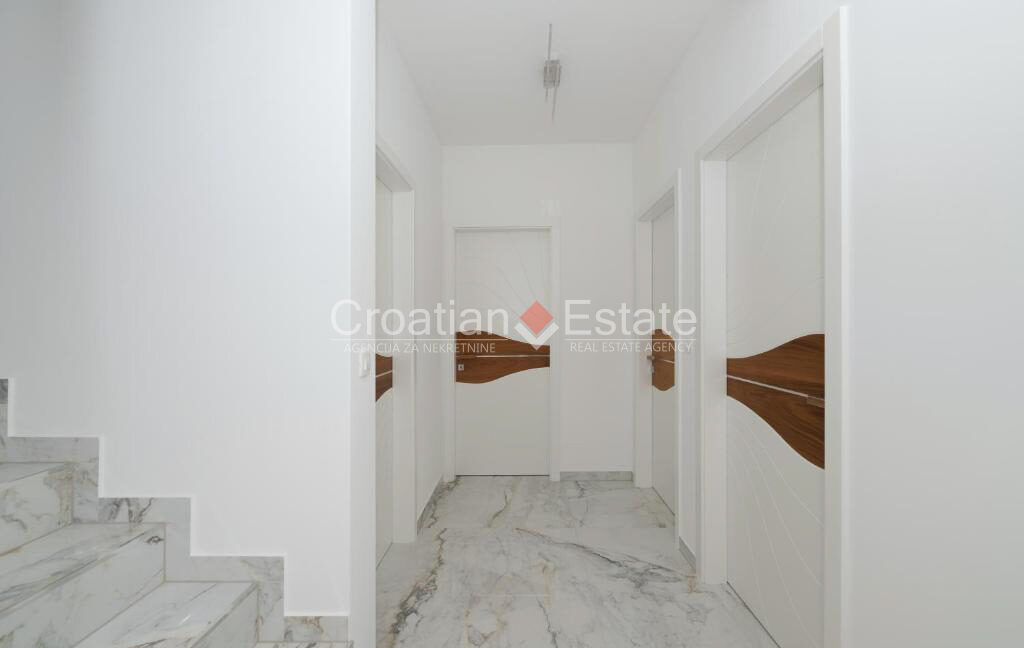 croatia-makarska-villa-pool-roof-terrace-sea-view-sale(115)