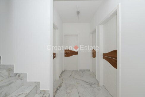 croatia-makarska-villa-pool-roof-terrace-sea-view-sale(115)