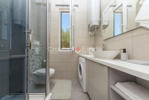 croatia-makarska-villa-two-flats-pool-sea-view-sale(124)