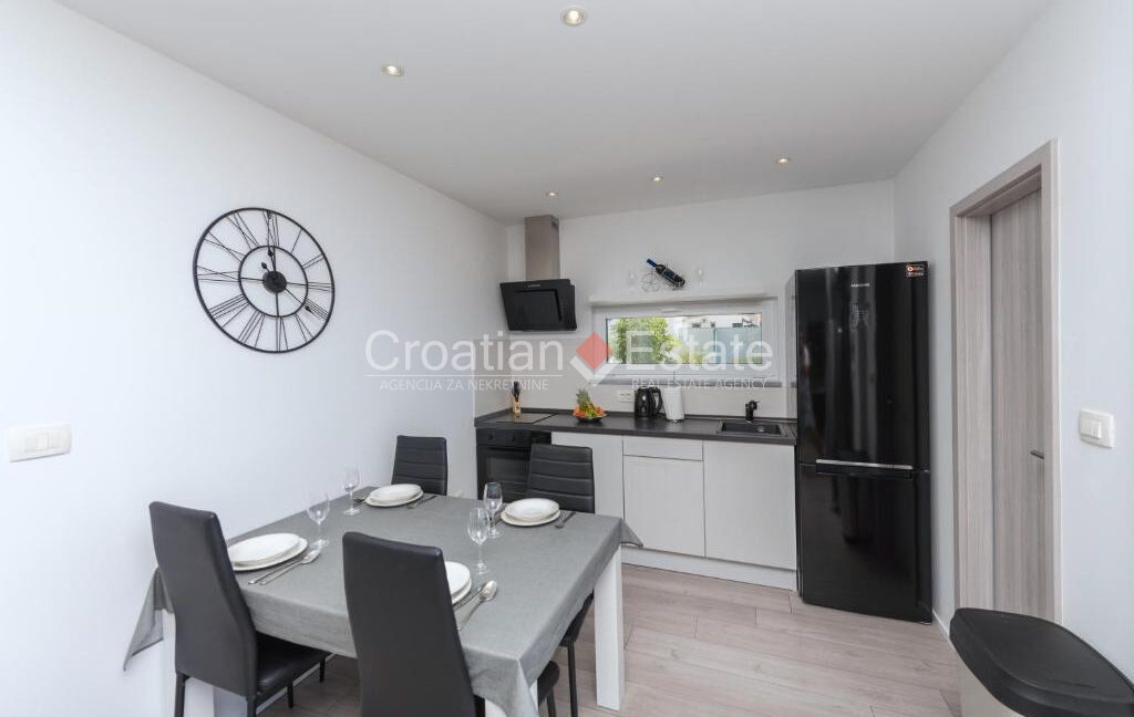 croatia-makarska-villa-two-flats-pool-sea-view-sale(130)