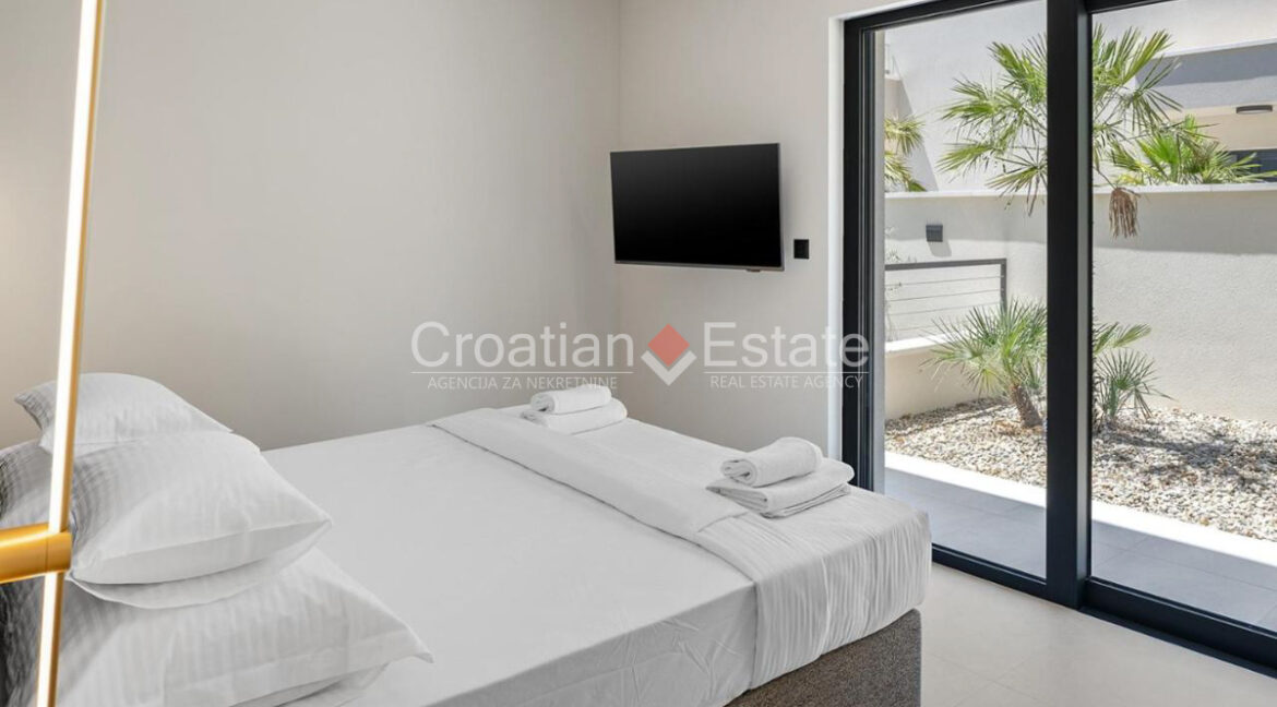 croatia-podstrana-villa-sea-view-pool-barbecue-sale(121)