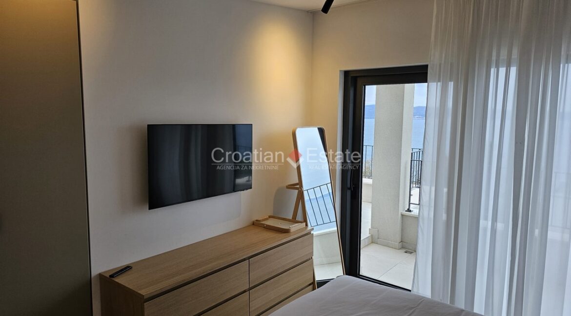 croatia-podstrana-villa-sea-view-pool-parking-sale(102)