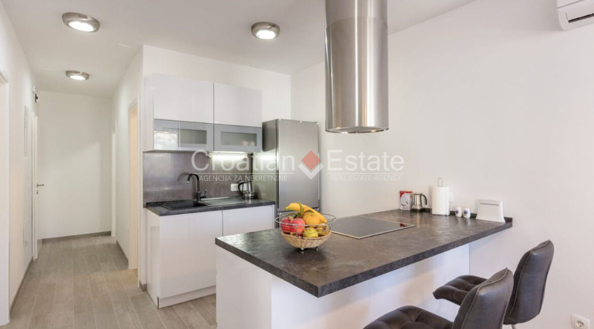 croatia-rogoznica-apartment-house-second-row-sea-view-sale(104)