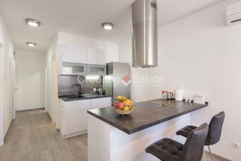 croatia-rogoznica-apartment-house-second-row-sea-view-sale(104)
