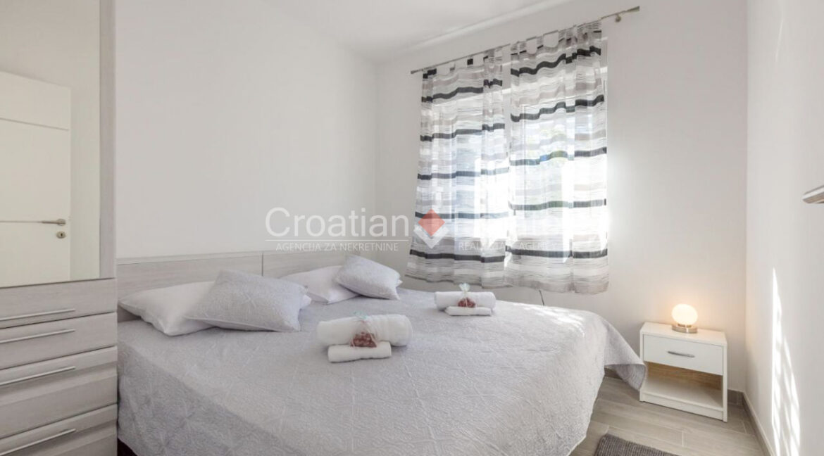 croatia-rogoznica-apartment-house-second-row-sea-view-sale(111)