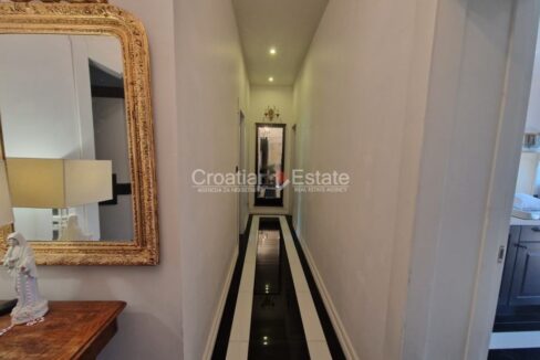 croatia-split-bacvice-flat-sea-view-attic-prime-location-sale(108)