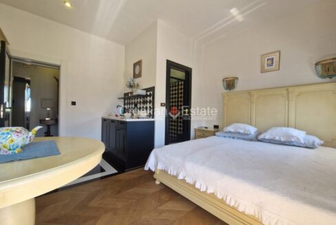 croatia-split-bacvice-flat-sea-view-attic-prime-location-sale(109)