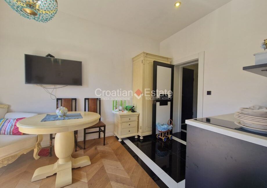 croatia-split-bacvice-flat-sea-view-attic-prime-location-sale(110)