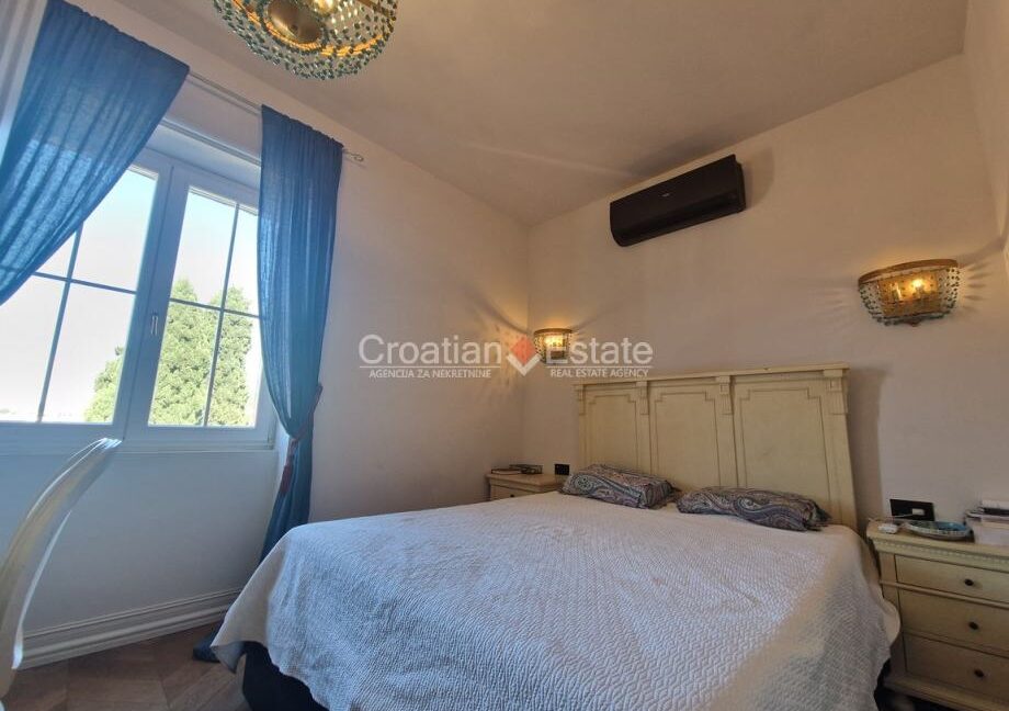 croatia-split-bacvice-flat-sea-view-attic-prime-location-sale(111)
