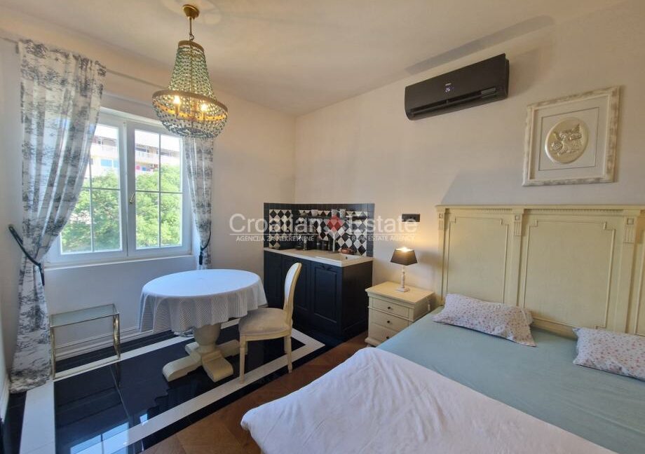 croatia-split-bacvice-flat-sea-view-attic-prime-location-sale(113)