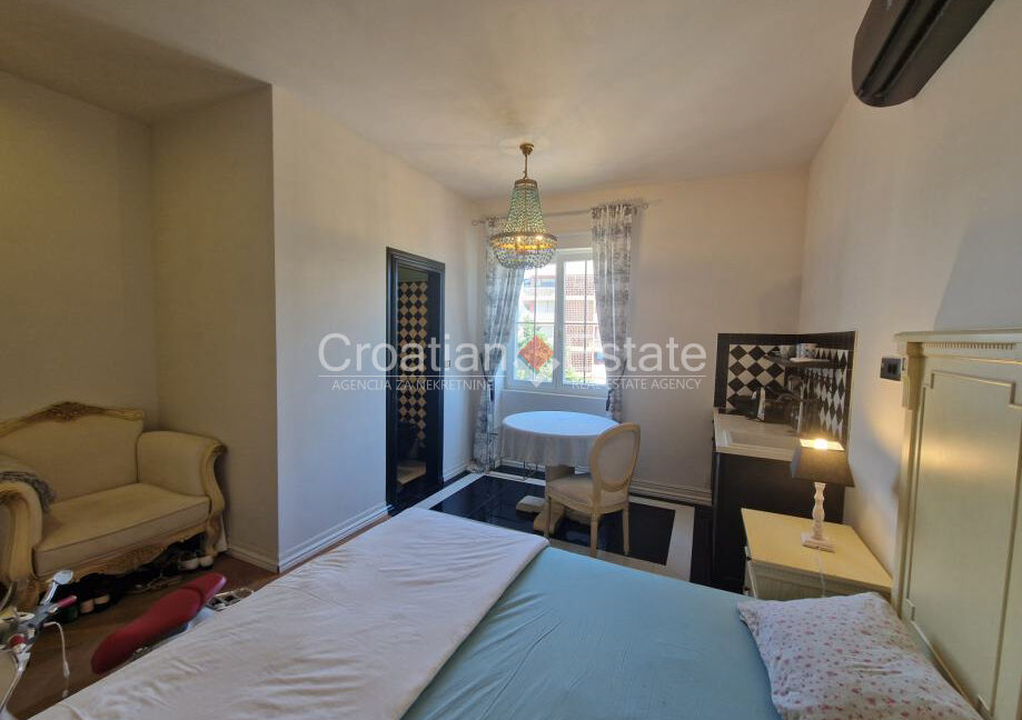 croatia-split-bacvice-flat-sea-view-attic-prime-location-sale(115)