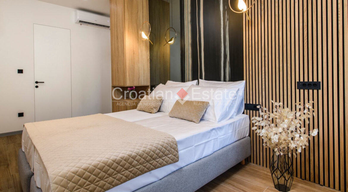 croatia-split-bacvice-rooms-seafront-luxury-sale(105)