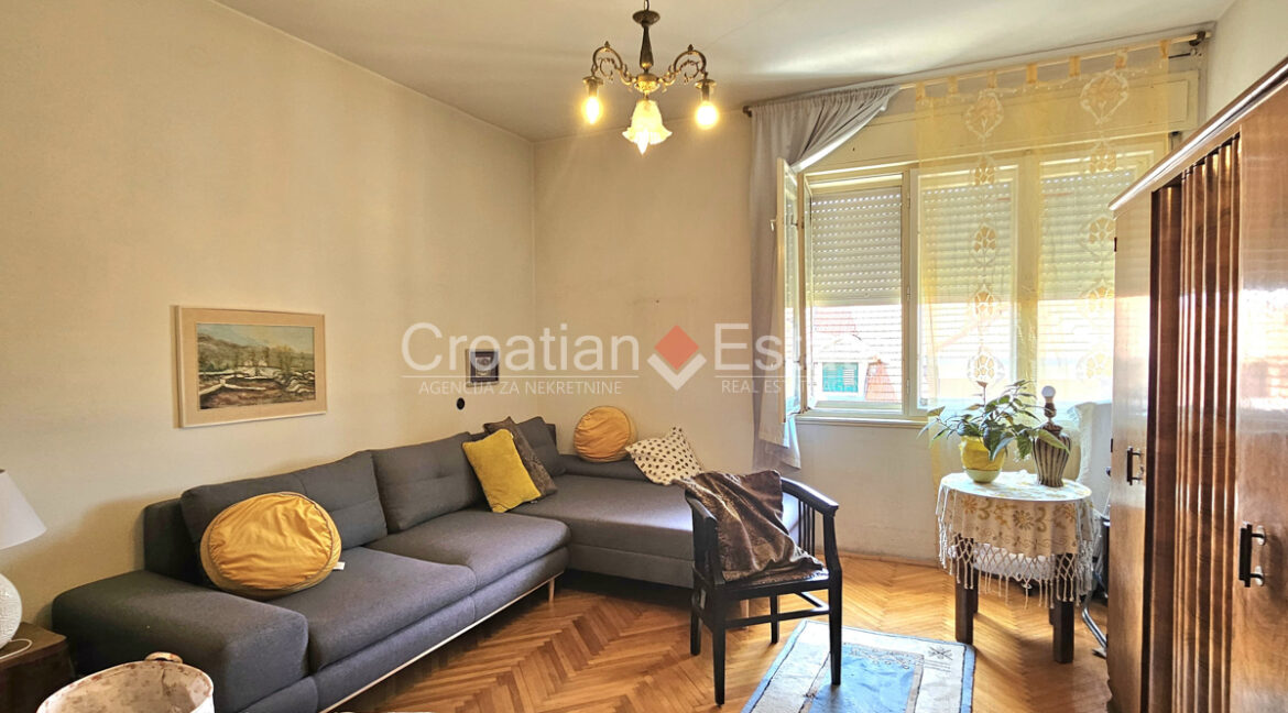 croatia-split-grad-flat-vintage-loggias-sale(101)