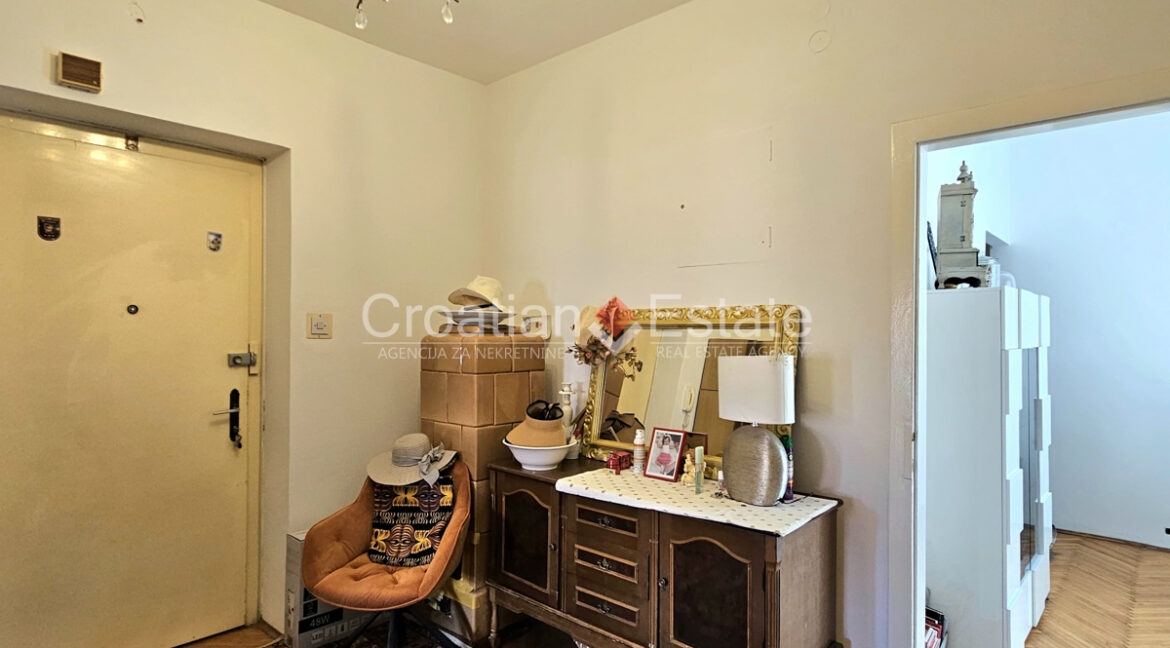 croatia-split-grad-flat-vintage-loggias-sale(102)