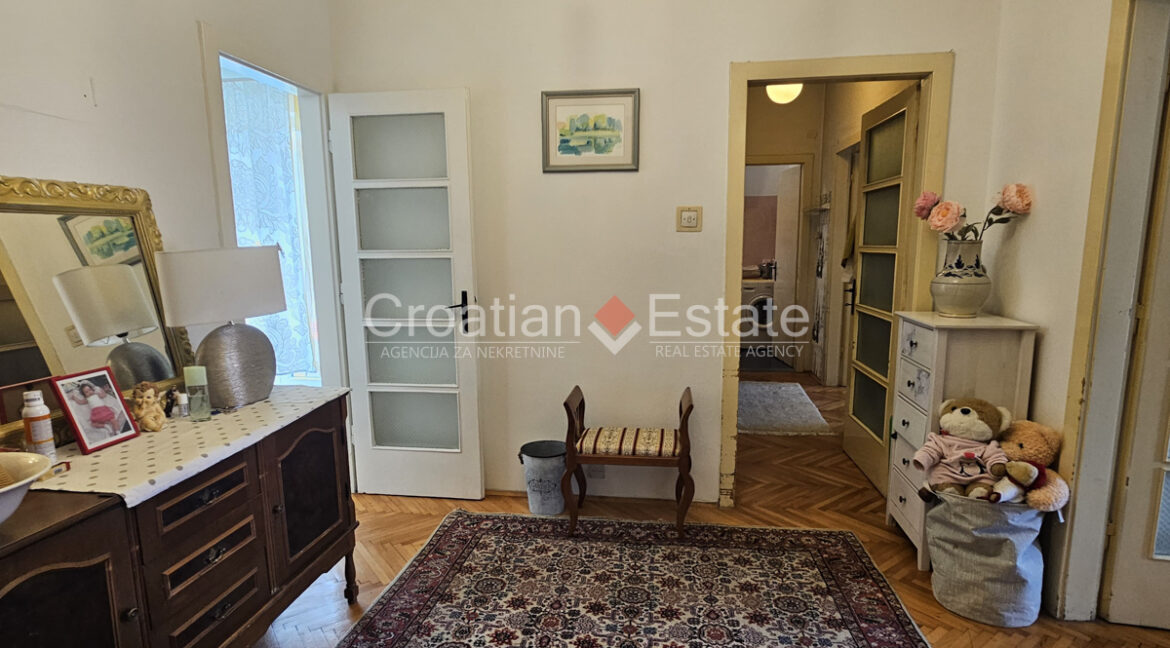 croatia-split-grad-flat-vintage-loggias-sale(103)