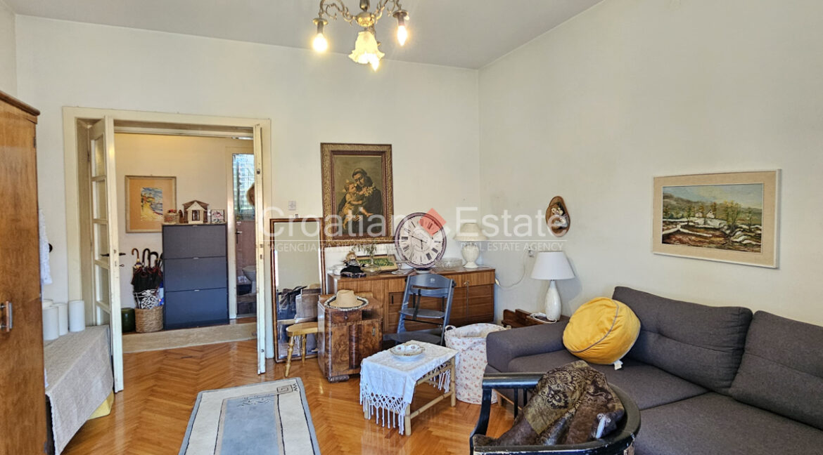 croatia-split-grad-flat-vintage-loggias-sale(104)