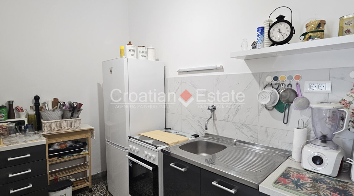 croatia-split-grad-flat-vintage-loggias-sale(107)