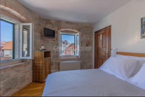 croatia-split-grad-house-sea-view-sale(102)