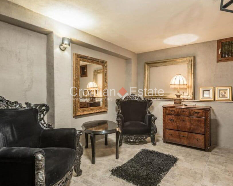 croatia-split-grad-stone-house-sale(102)