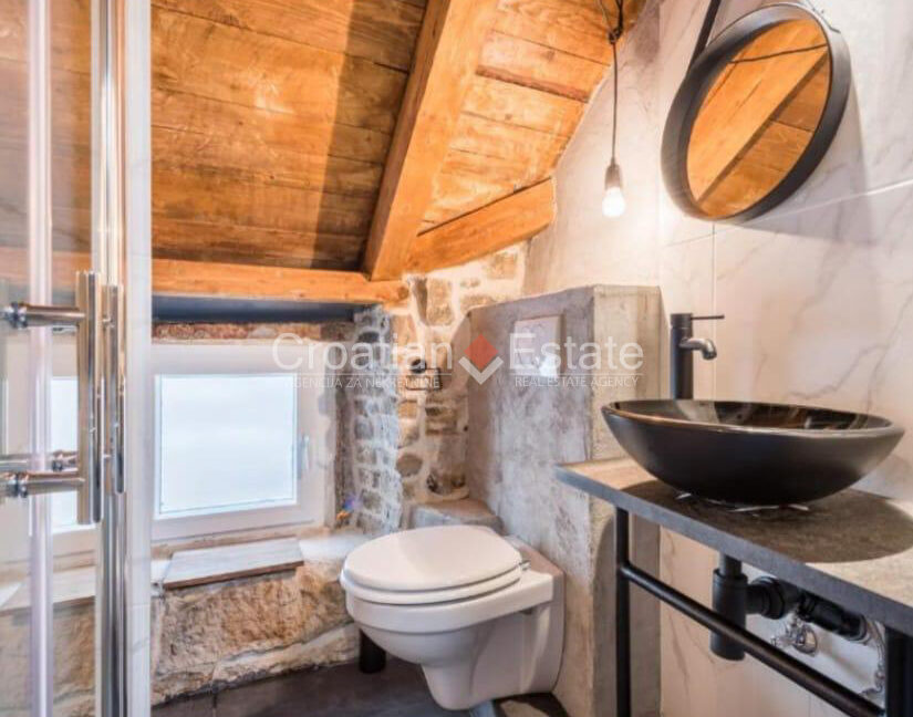 croatia-split-grad-stone-house-sale(108)