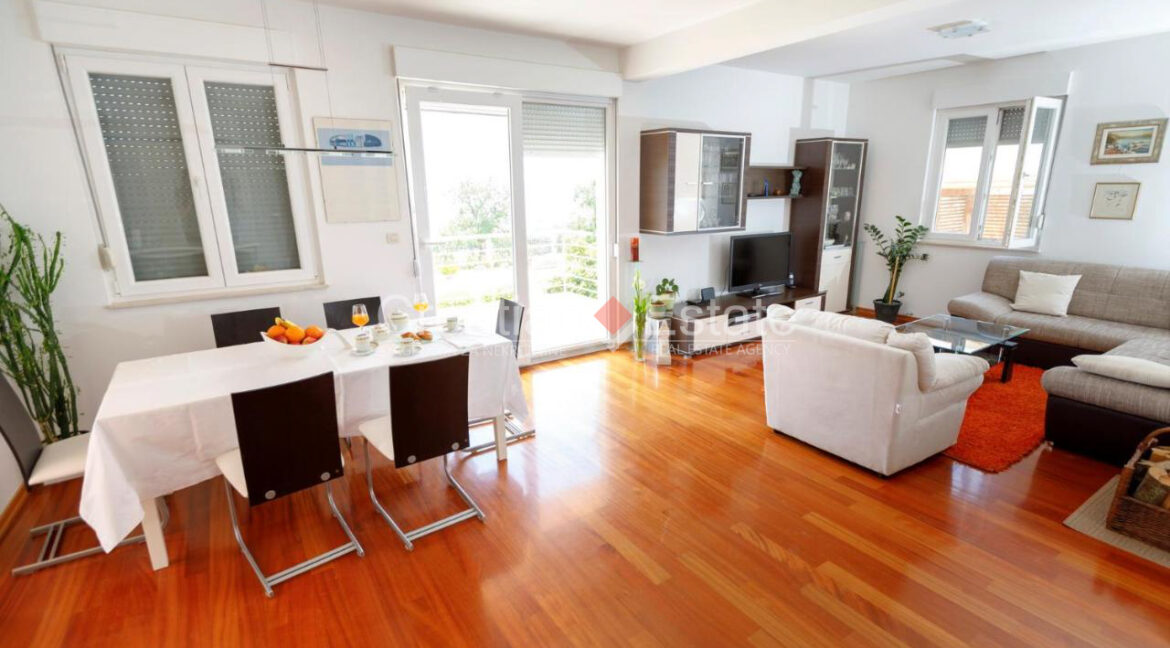croatia-split-house-sea-view-pool-yard-sale(107)