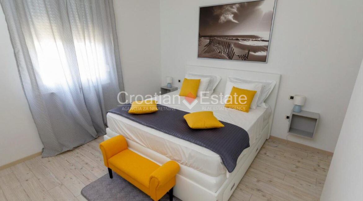 croatia-split-house-sea-view-pool-yard-sale(115)
