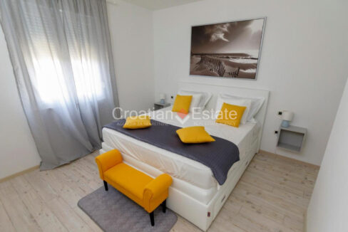 croatia-split-house-sea-view-pool-yard-sale(115)