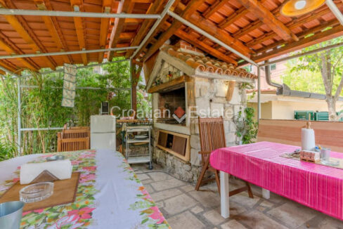 croatia-split-houses-pool-garden-barbecue-sauna-sale(102)