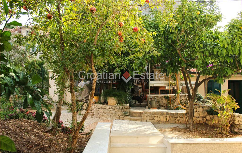 croatia-split-houses-pool-garden-barbecue-sauna-sale(103)