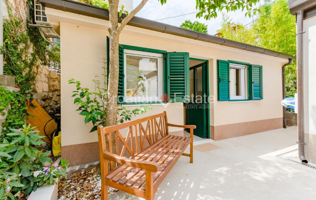 croatia-split-houses-pool-garden-barbecue-sauna-sale(104)