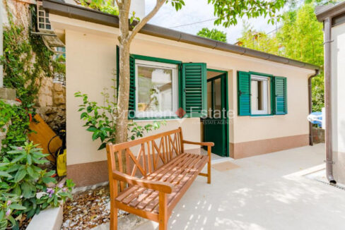 croatia-split-houses-pool-garden-barbecue-sauna-sale(104)