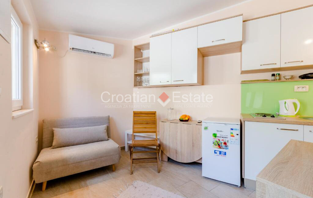 croatia-split-houses-pool-garden-barbecue-sauna-sale(105)