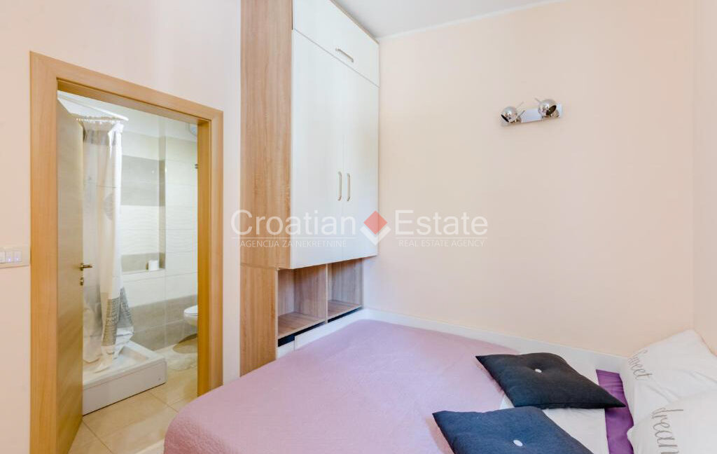 croatia-split-houses-pool-garden-barbecue-sauna-sale(114)