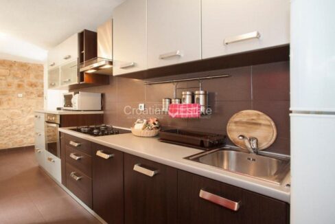 croatia-split-radunica-stone-house-renovated-sale(103)
