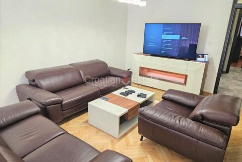 croatia-split-trstenik-flat-renovated-elegant-loggia-sale(103)