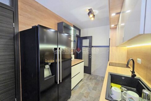 croatia-split-trstenik-flat-renovated-elegant-loggia-sale(105)