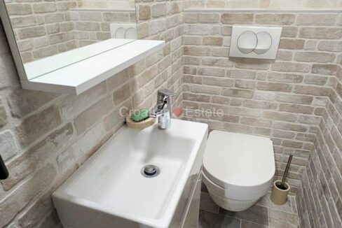 croatia-split-trstenik-flat-renovated-elegant-loggia-sale(109)